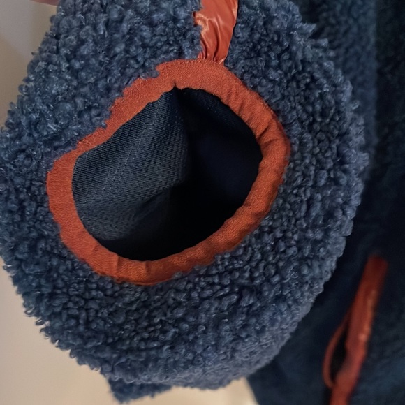 Fabletics fleece pull over - Picture 3 of 11